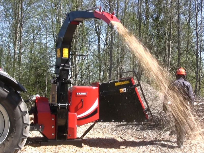 CH 27 DMR - Измельчитель древесины от трактора с гидравлической подачей