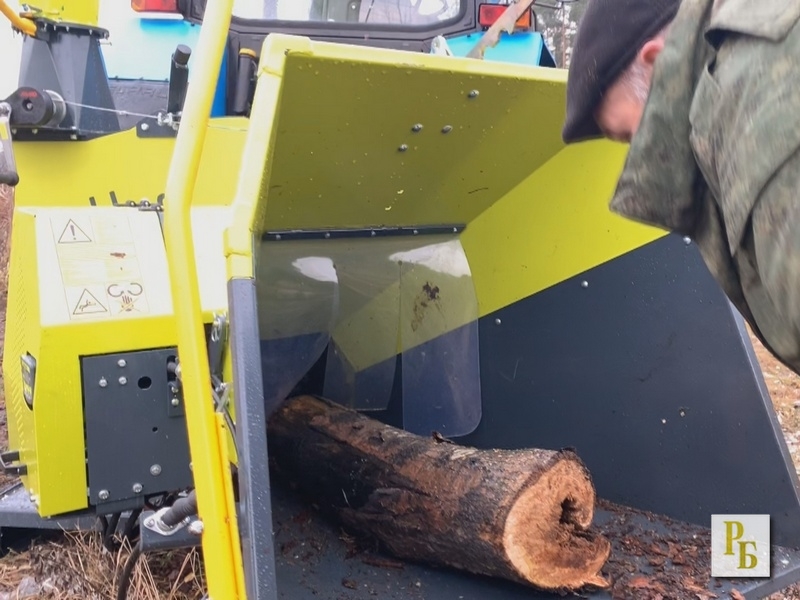 Измельчитель древесины HJ 250 - с гидравлической подачей