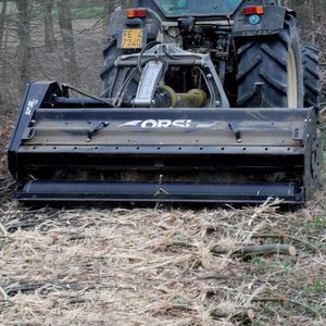 Роторная косилка CHAMPION HD PLUS - для травы (до 3,5 см) и кустарника (до 8 см).