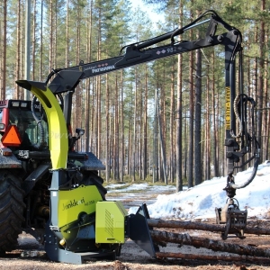 HJ 252 GTC - Измельчитель древесины от трактора с гидравлической подачей
