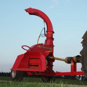 Junkkari HJ 500 – Измельчитель древесины с приводом от трактора