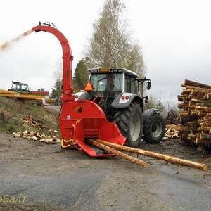 Farmi CH 38 - Измельчитель древесины с подающим конвейером